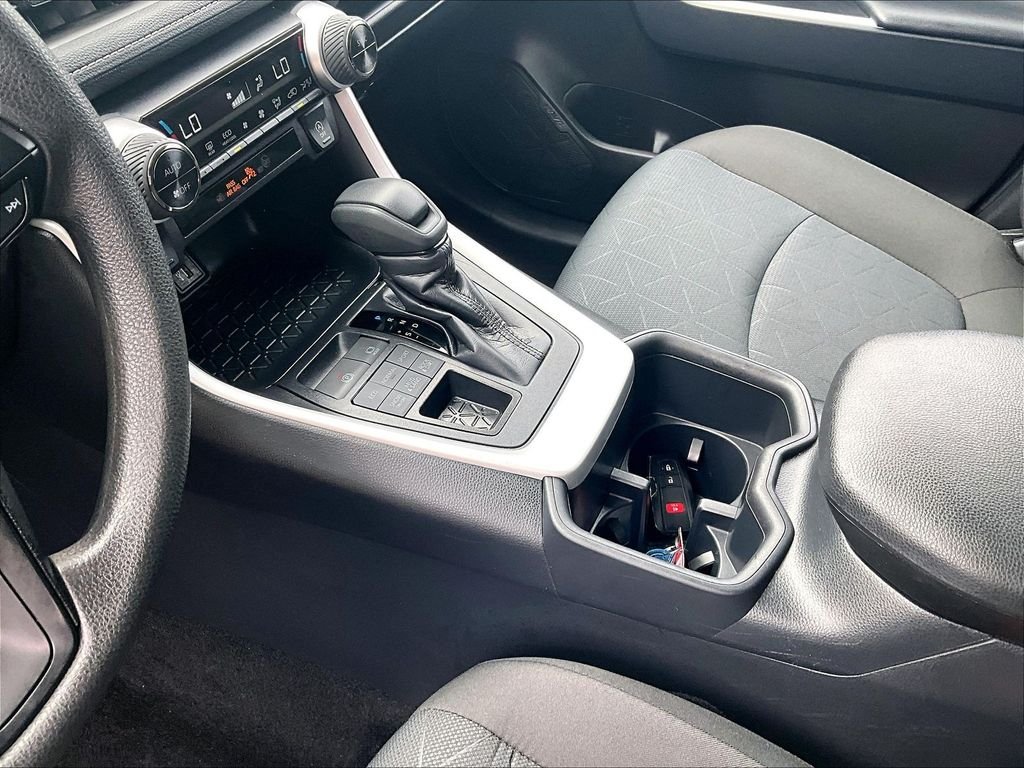 Used 2025  Toyota XLE image 20
