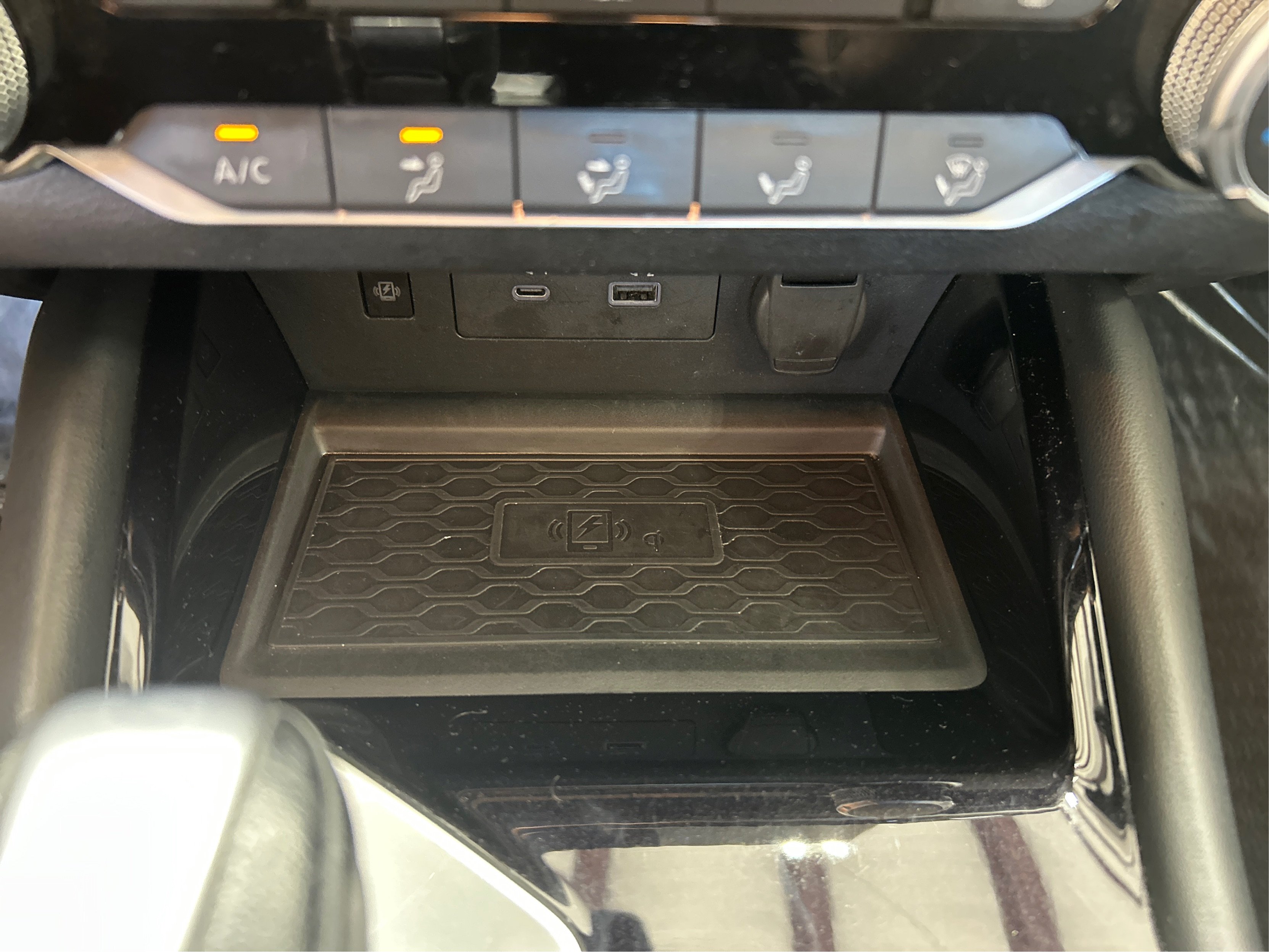 Used 2023 White Nissan 2.5 SR image 37
