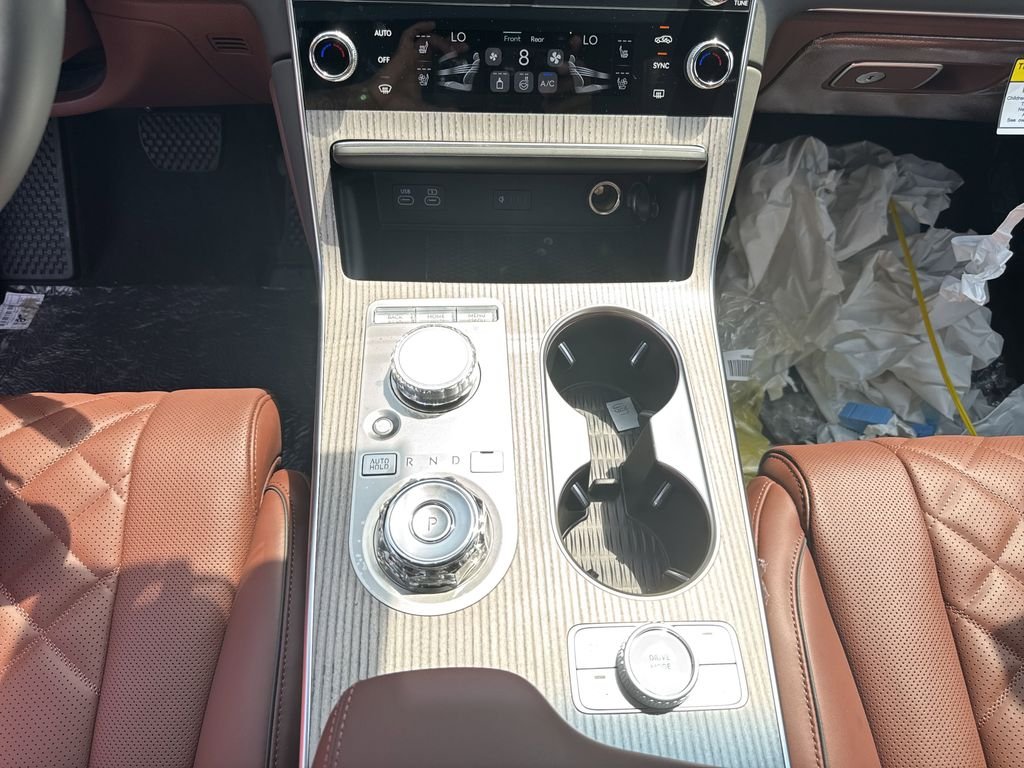 New 2025 Silver Genesis 3.5T Prestige image 32