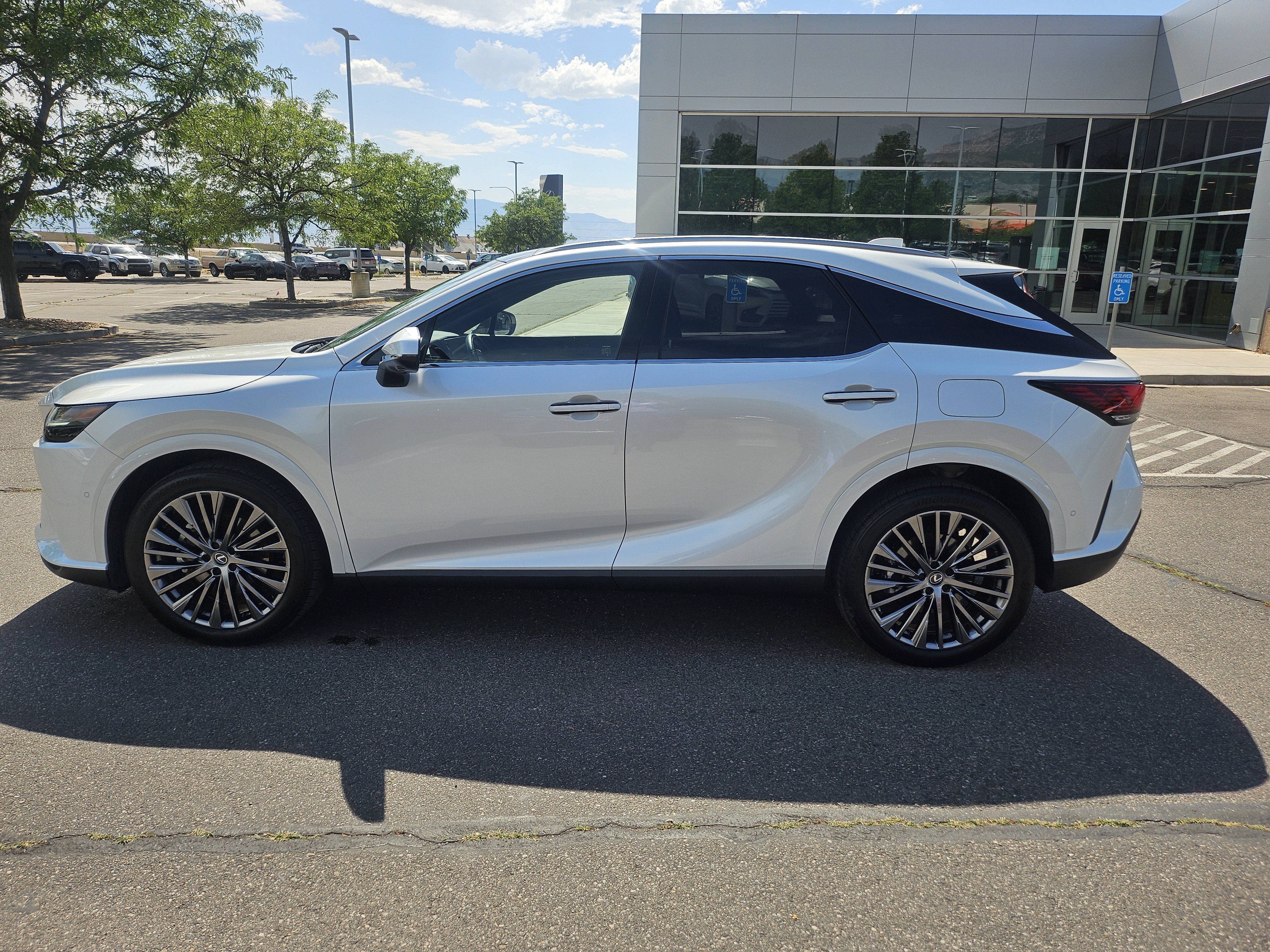 Certified Used 2025 EMINENT WHITE PEARL Lexus 450h+ Luxury image 9