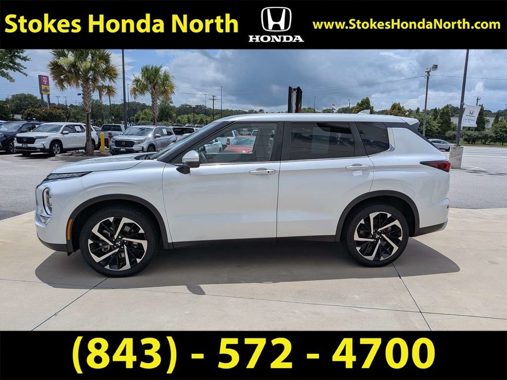 Used 2023  Mitsubishi SE image 9
