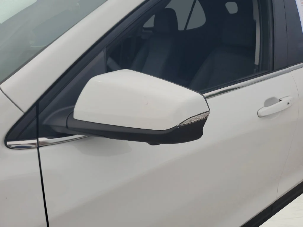 Used 2024 Summit White Chevrolet LT image 25