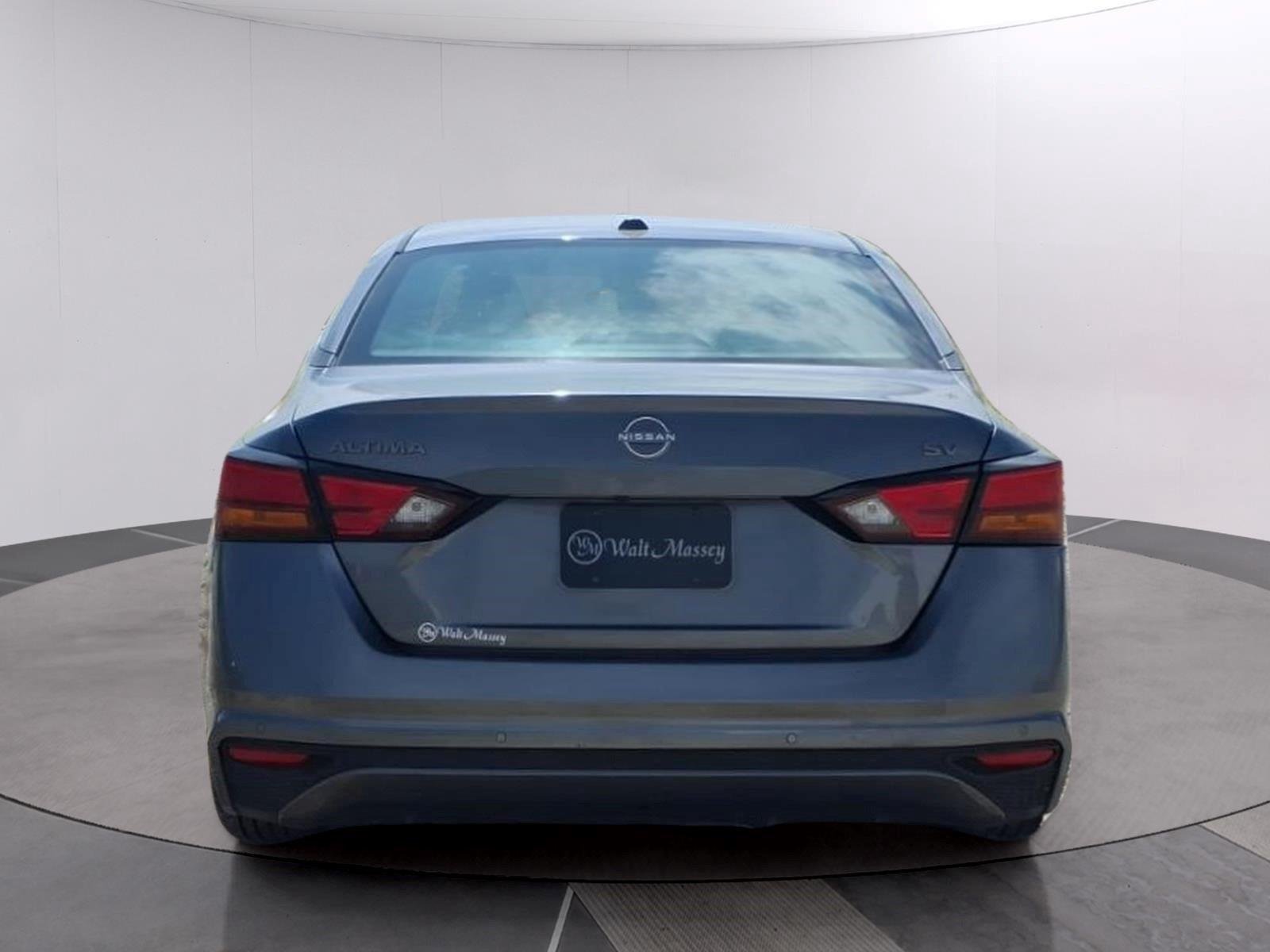 Used 2024 Gun Metallic Nissan 2.5 SV image 4