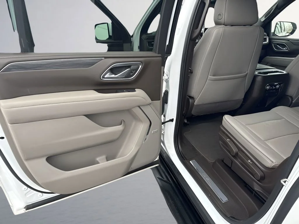 Used 2022 Summit White GMC SLT image 30