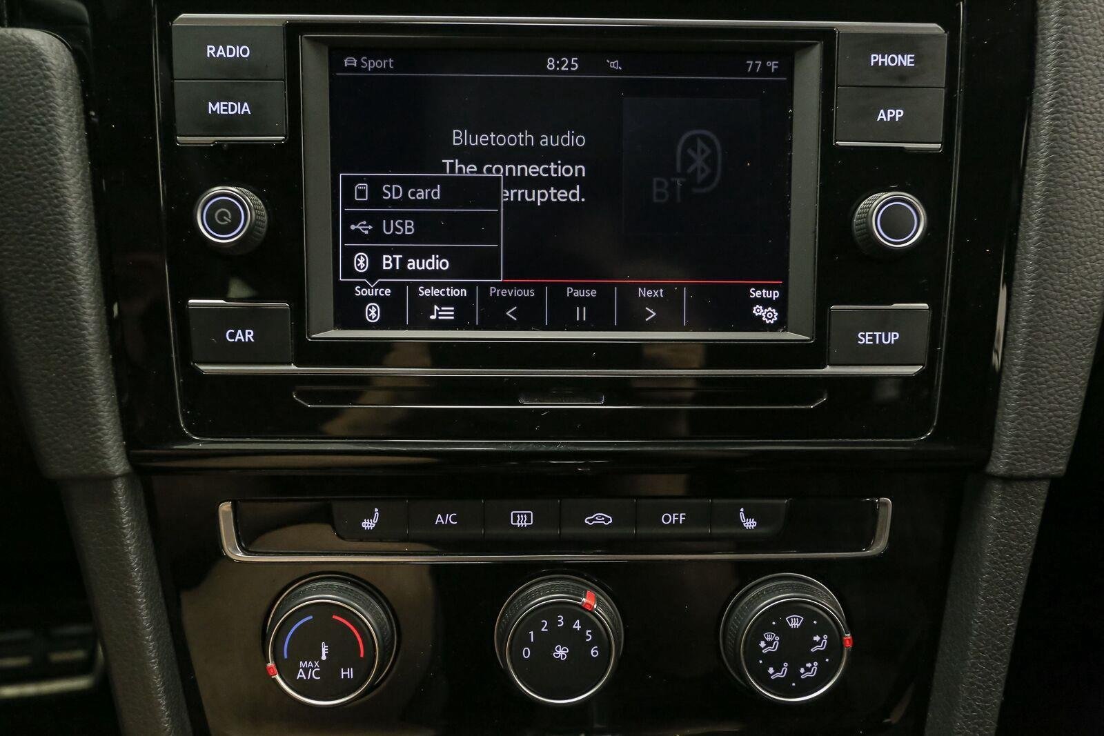 Used 2019 Deep Black Pearl Volkswagen SE image 23