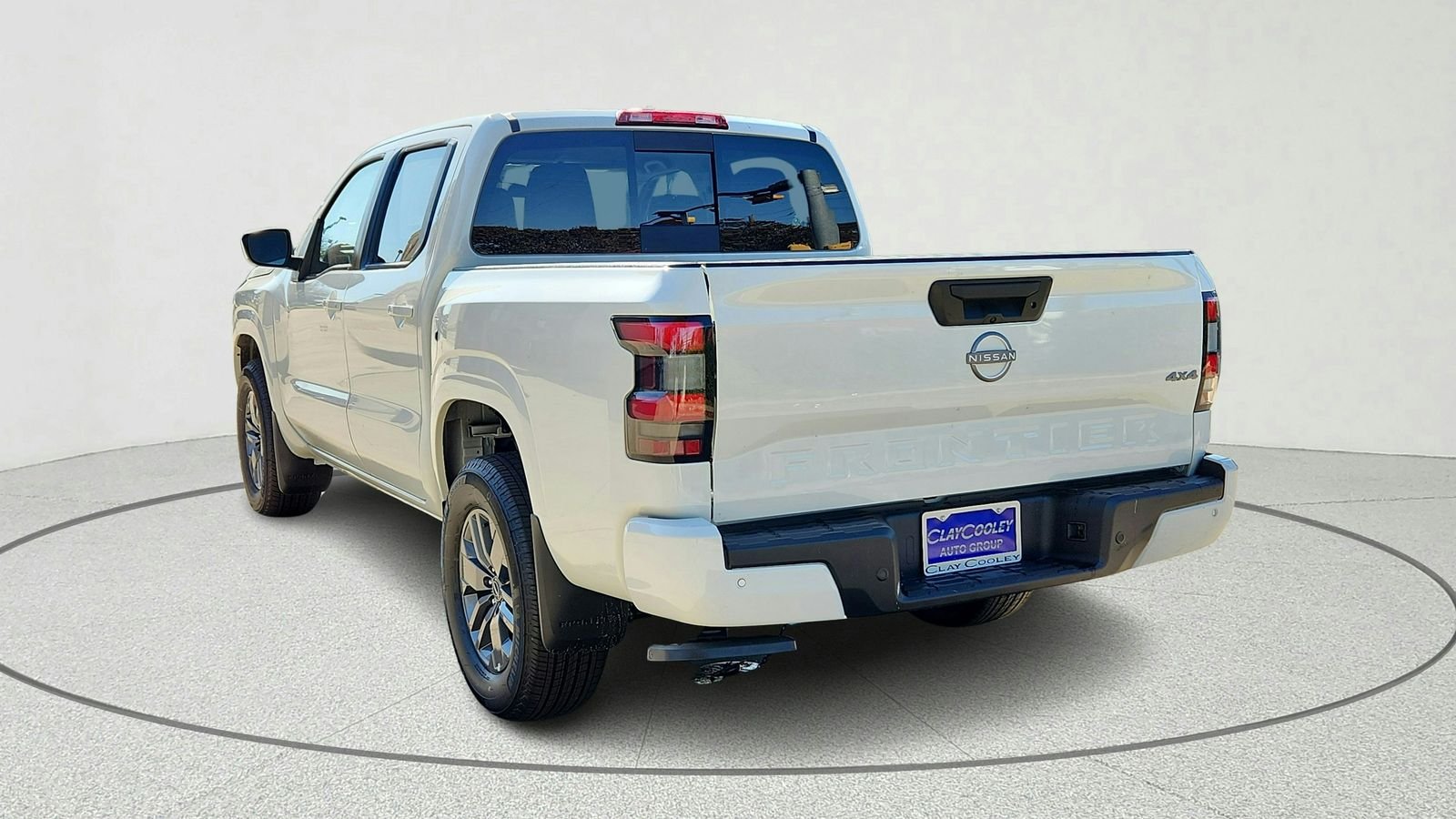 New 2026 Glacier White Nissan Crew Cab SV image 5