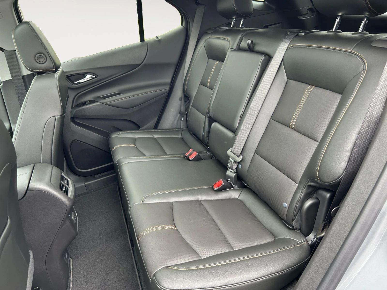 Used 2024 Sterling Gray Metallic Chevrolet Premier image 18