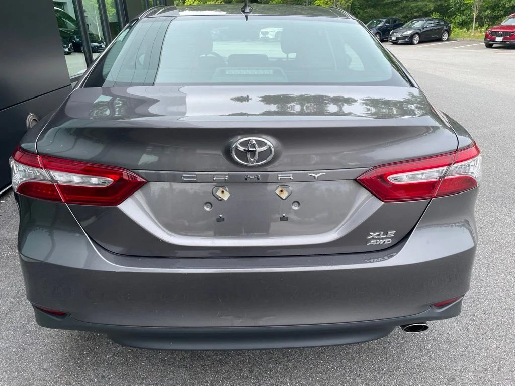 2020 Toyota Camry XLE - Photo 6