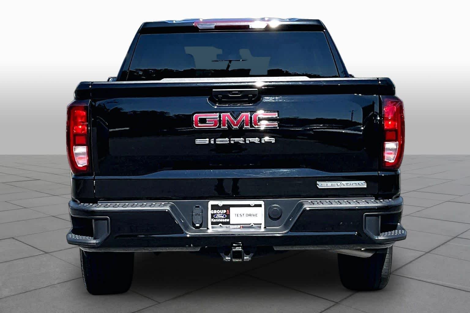 Used 2024 Onyx Black GMC Elevation image 5