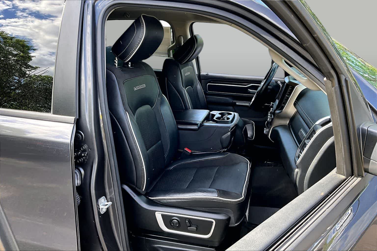 Used 2022 Granite Crystal Metallic Clearcoat Ram Laramie image 8