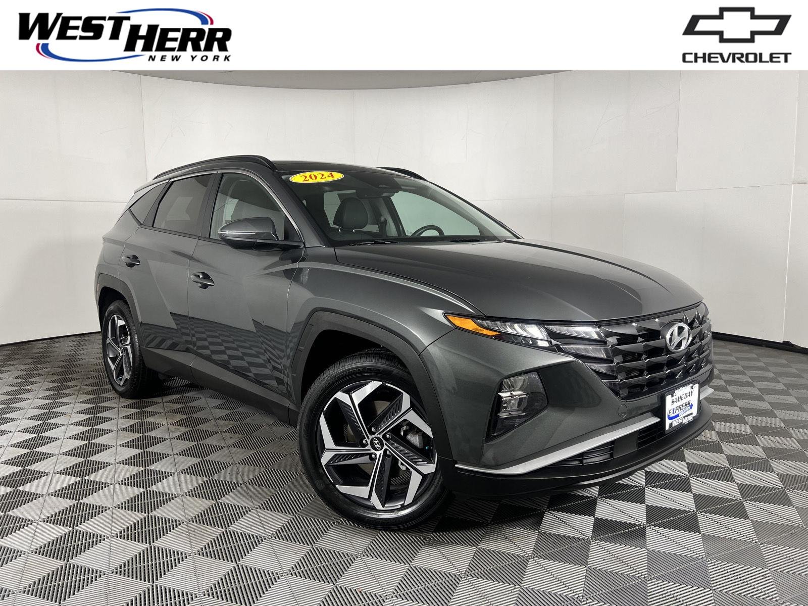 Used 2024 Amazon Gray Hyundai SEL Convenience image 1