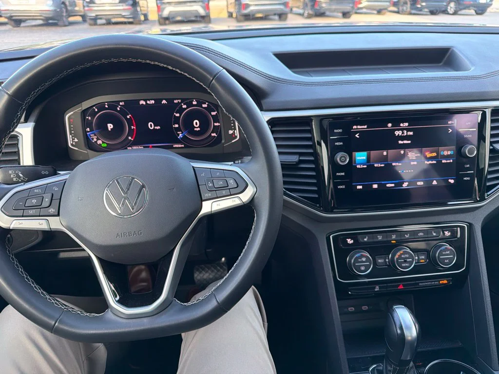 Used 2022 Gray Volkswagen 3.6L V6 SE w/Technology image 11