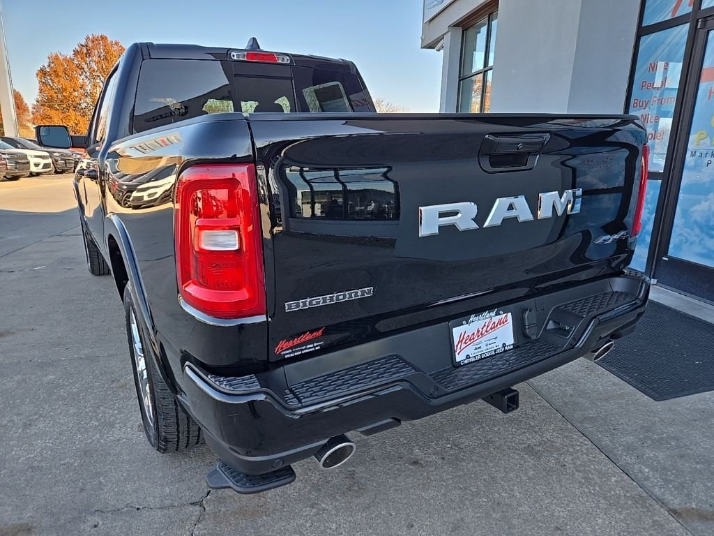 New 2026 Diamond Black Crystal Pearl-Coat Exterior Paint RAM Big Horn/Lone Star image 8