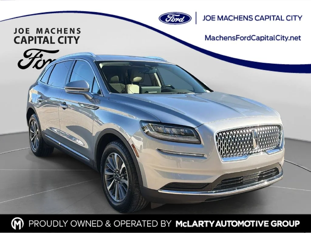 Used 2023 Silver Lincoln Standard image 1