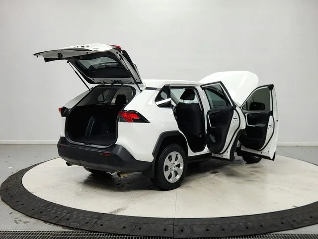 Used 2023 White Toyota LE image 16