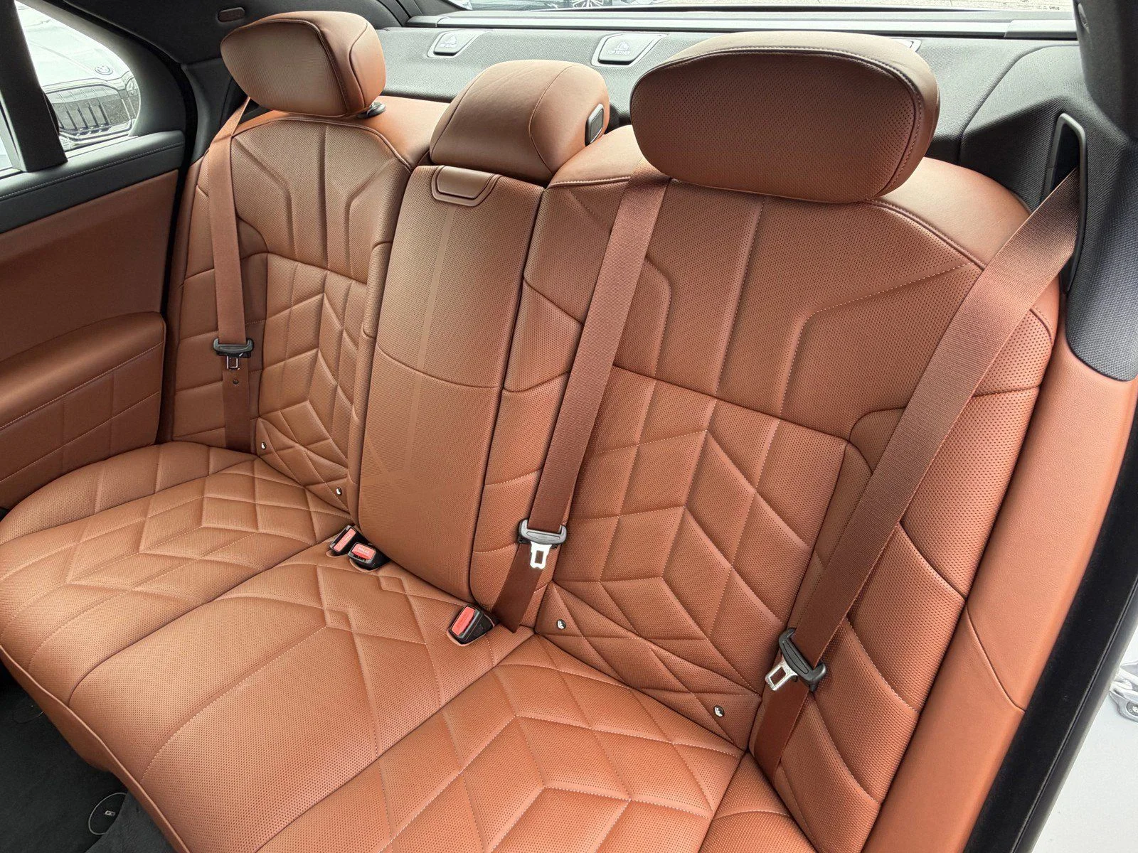 New 2026 Mineral White Metallic BMW 740i image 19