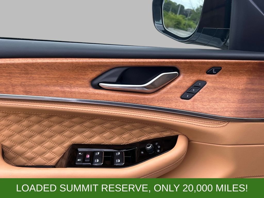 Used 2025 White Jeep Summit Reserve image 15