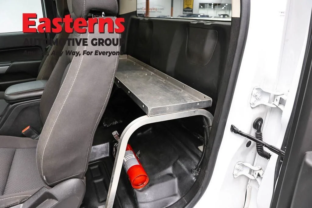 Used 2022 White Chevrolet LT image 25