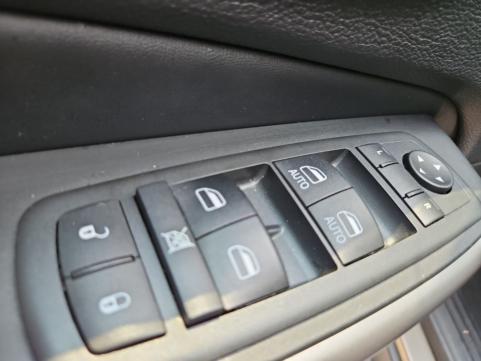 Used 2021 Beige Jeep Latitude Plus image 22