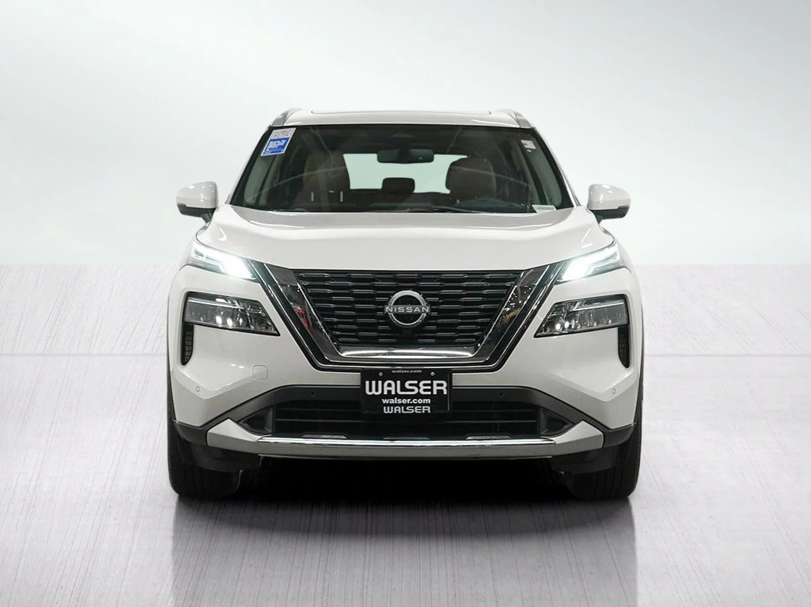 Used 2023 Pearl White Tricoat Nissan Platinum image 8