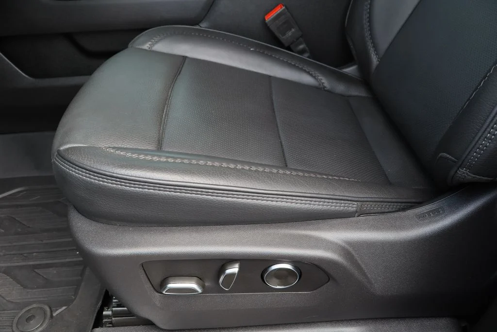 Used 2025 Black GMC Denali image 24