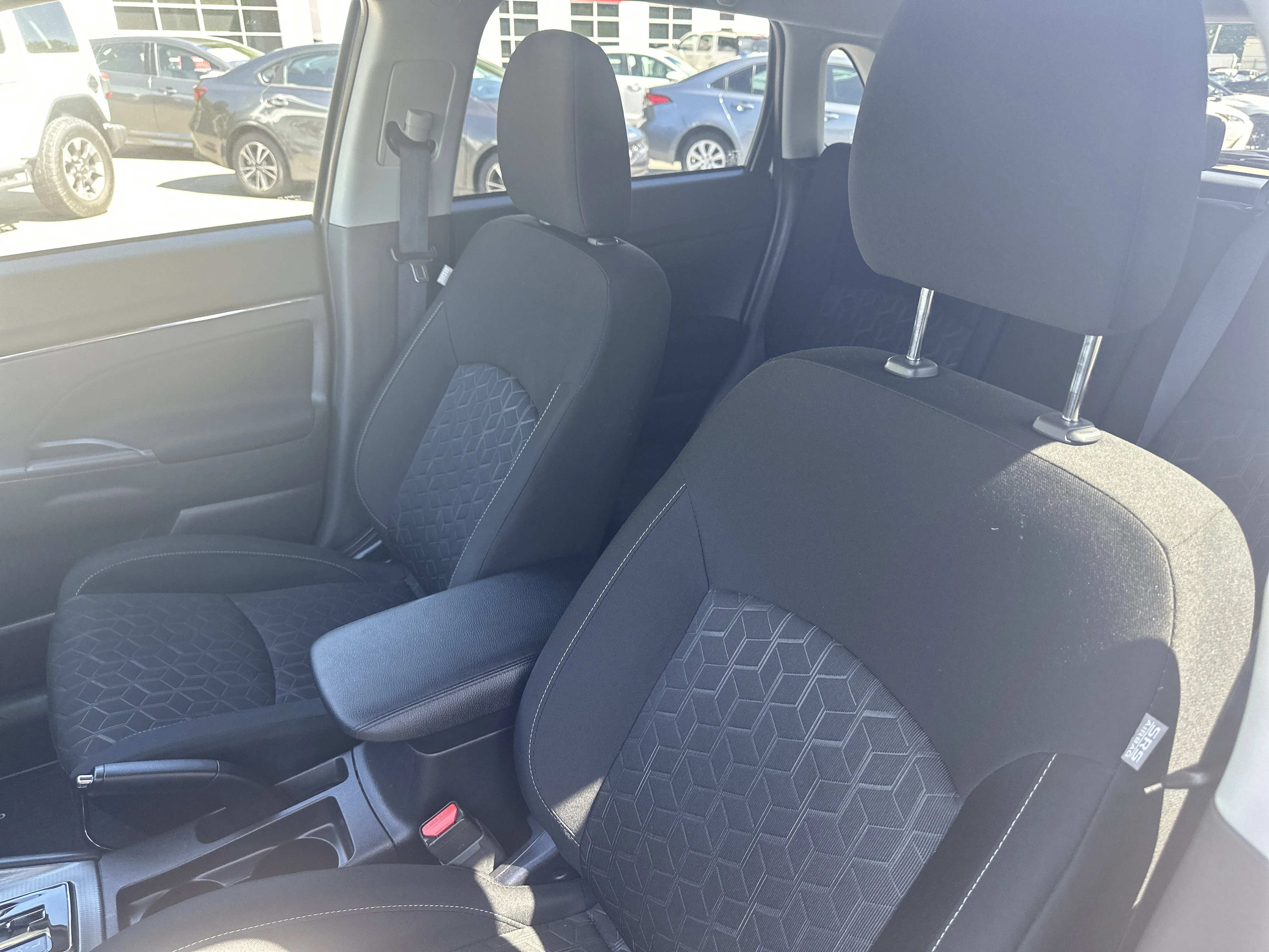 Used 2025  Mitsubishi ES image 18