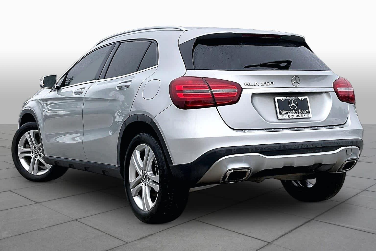 Used 2018 Polar Silver Metallic Mercedes-Benz GLA 250 image 12