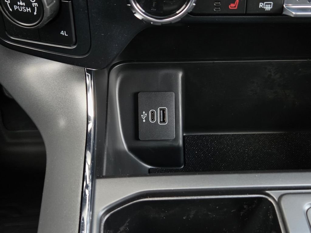New 2026 Iconic Silver Metallic Ford XLT image 32