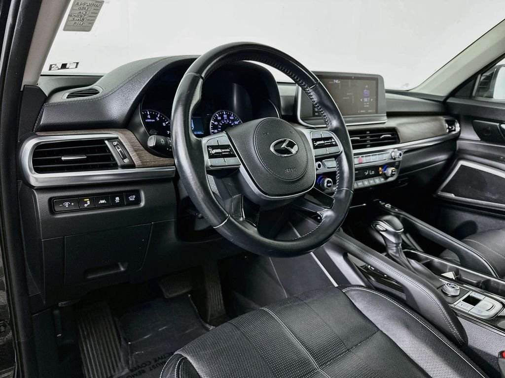 Used 2020 Ebony Black Kia EX image 10