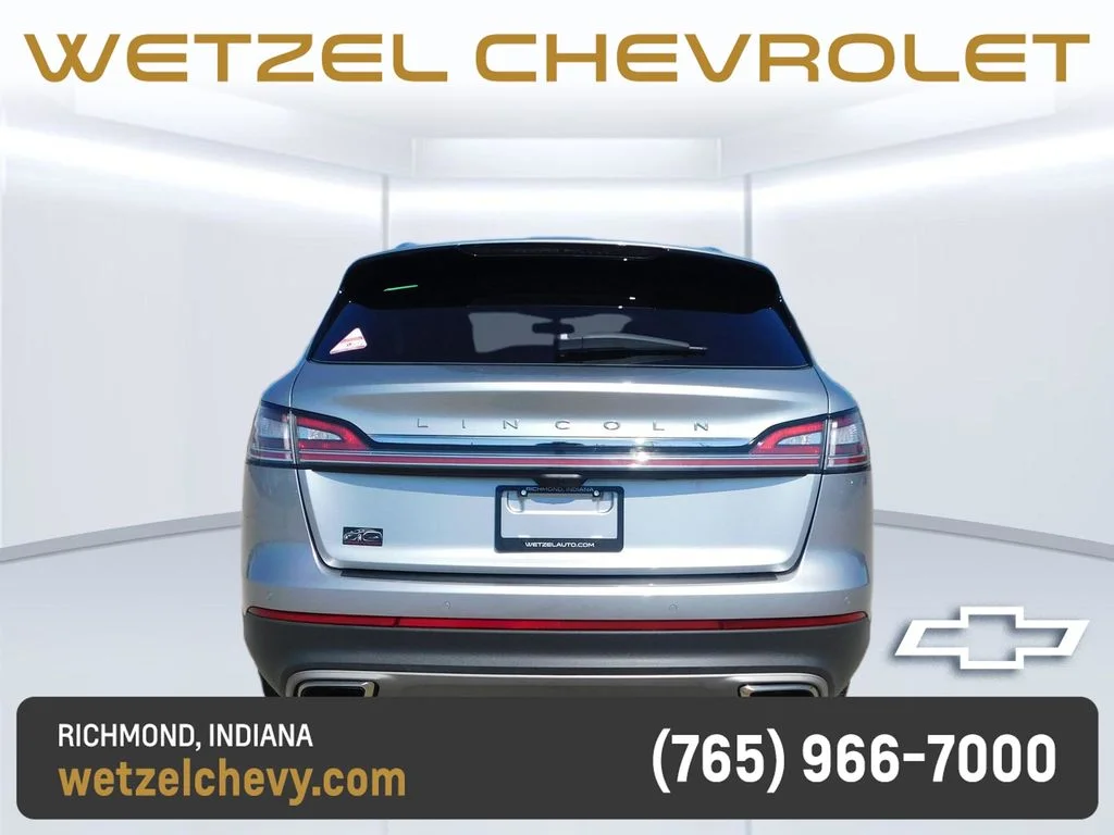 Used 2023 Silver Lincoln Reserve image 4