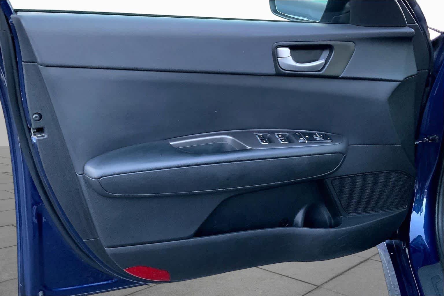 Used 2019 Horizon Blue Kia S image 19