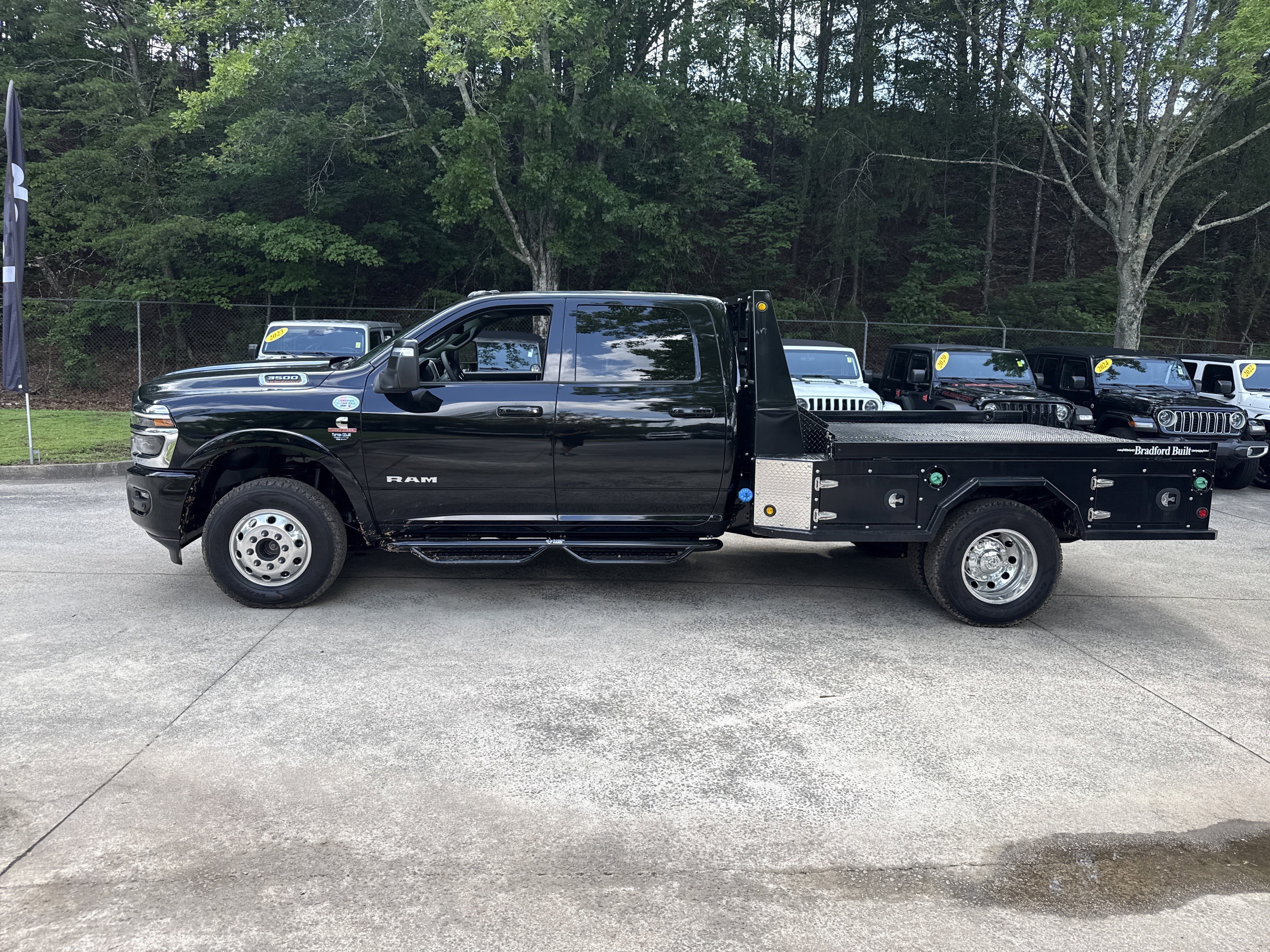 New 2026 Diamond Black Crystal Pearlcoat RAM Big Horn image 4