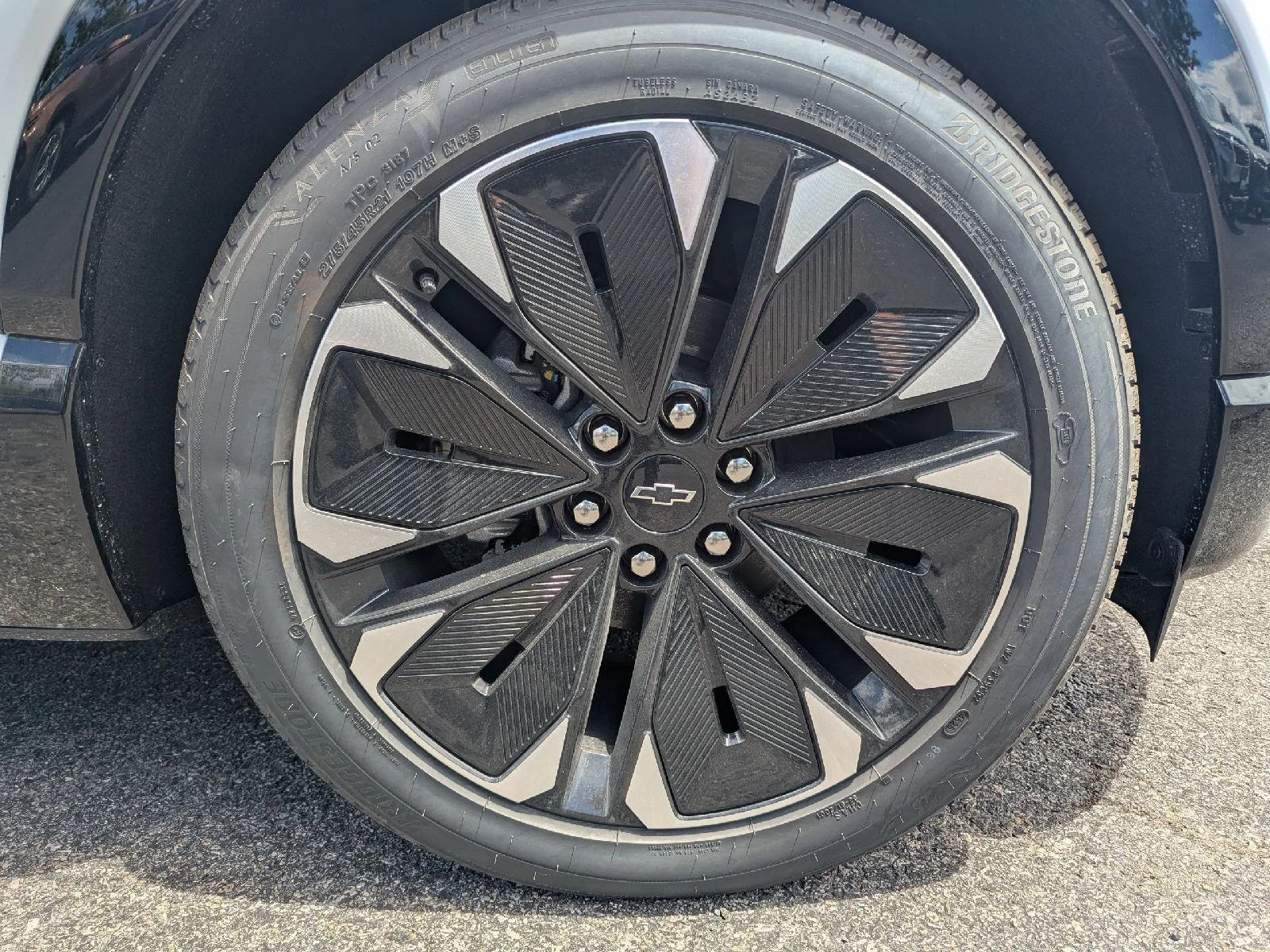 New 2026 Polar White Tricoat Chevrolet RS image 18