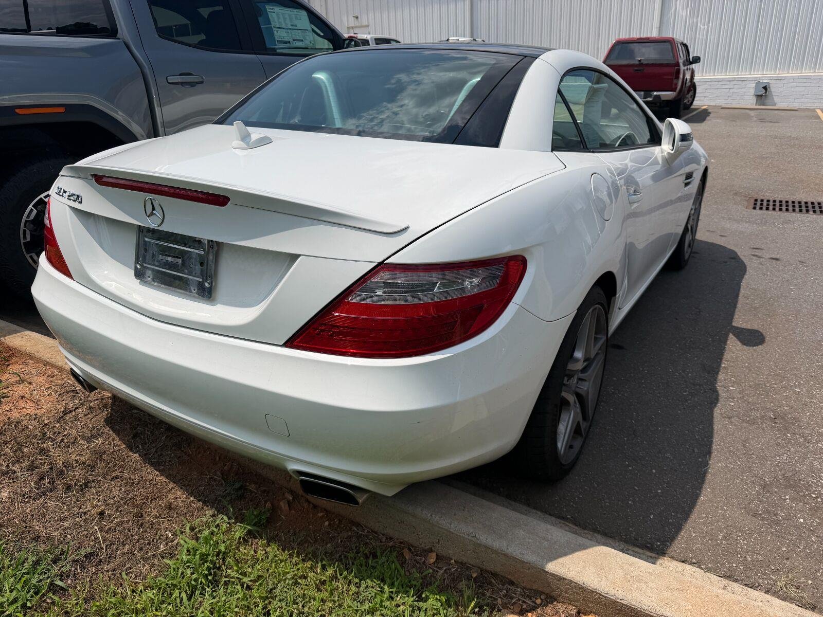 Used 2015 White Mercedes-Benz SLK 250 image 2