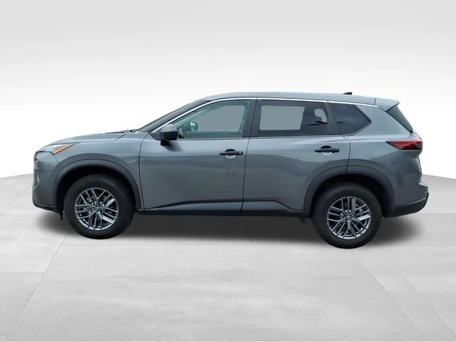 Used 2024 Gray Nissan S image 4