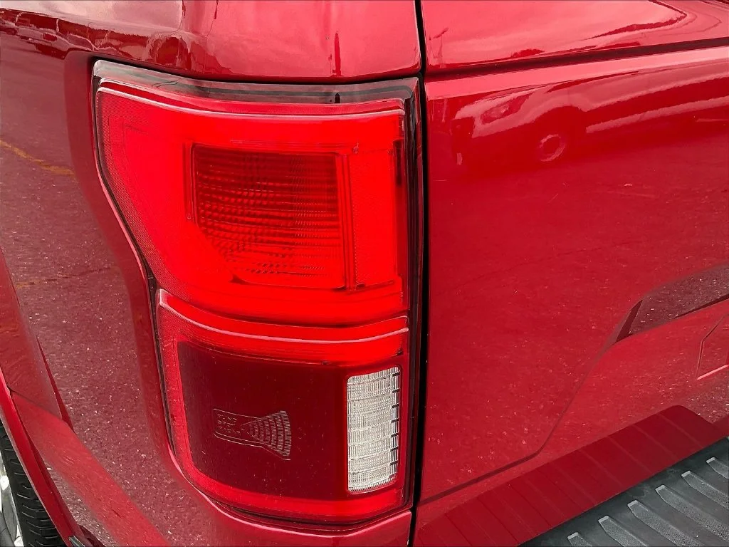 Used 2020 Rapid Red Metallic Tinted Clearcoat Ford Lariat image 27
