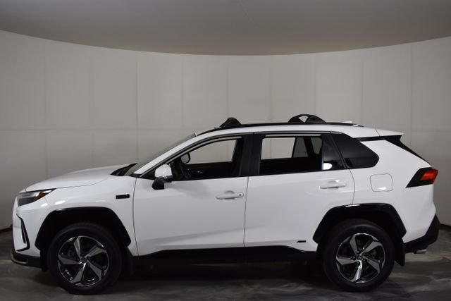 Used 2023 White Toyota SE image 5