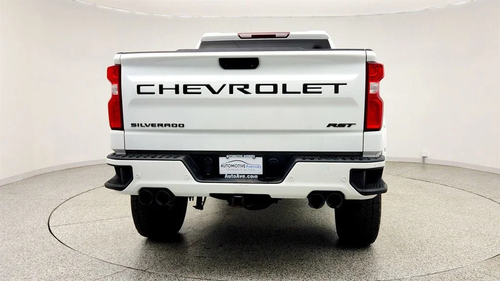 Used 2022 Iridescent Pearl Tricoat Chevrolet 4WD Crew Cab 147