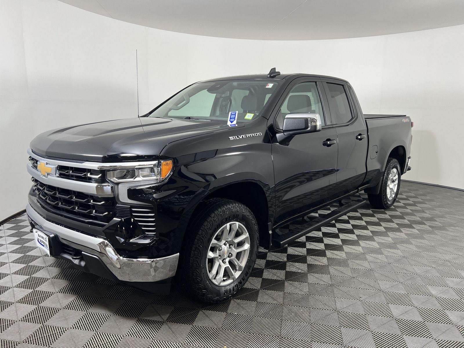 Used 2024 Black Chevrolet LT image 27