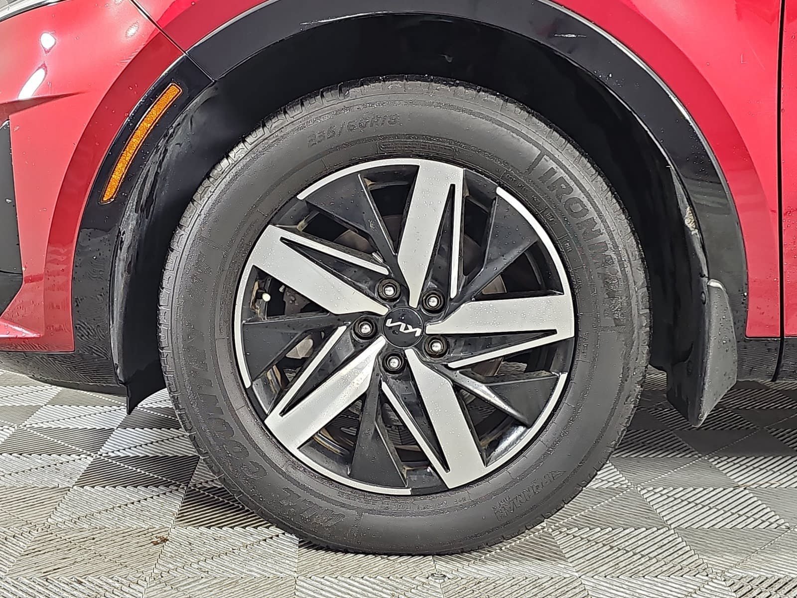 Used 2022 Red Kia EX image 10