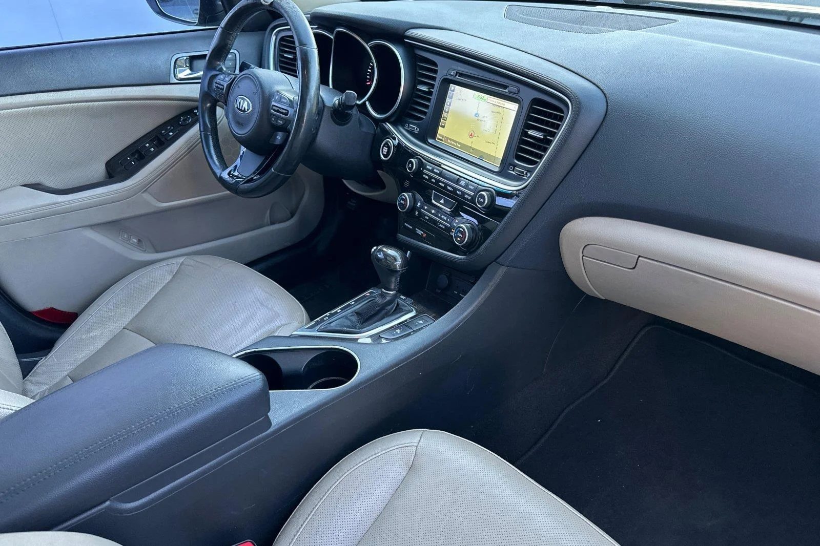 Used 2015 Dark Cherry Kia EX image 14