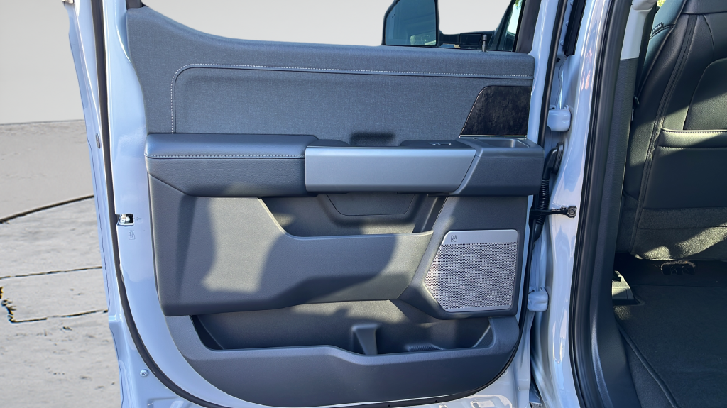 New 2026 Glacier Gray Metallic Tri-Coat Ford F-350® Lariat® image 19