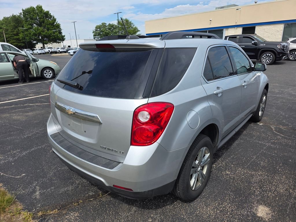 Used 2015 Silver Ice Metallic Chevrolet LT image 4