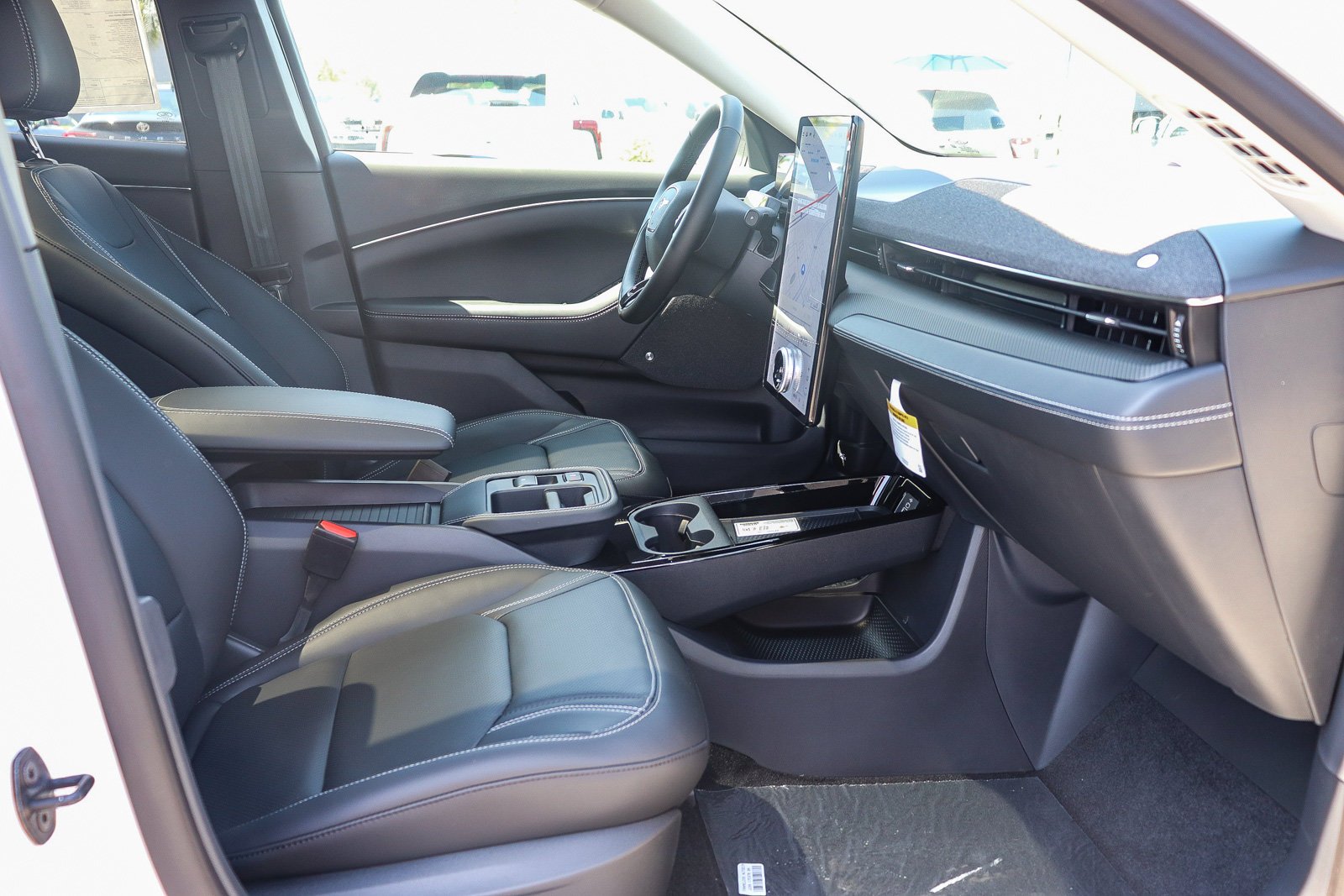 New 2026 Star White Metallic Tri-coat Ford Premium image 17