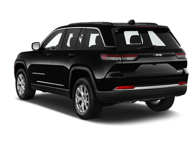 Used 2024 Diamond Black Crystal Pearlcoat Jeep Limited image 2