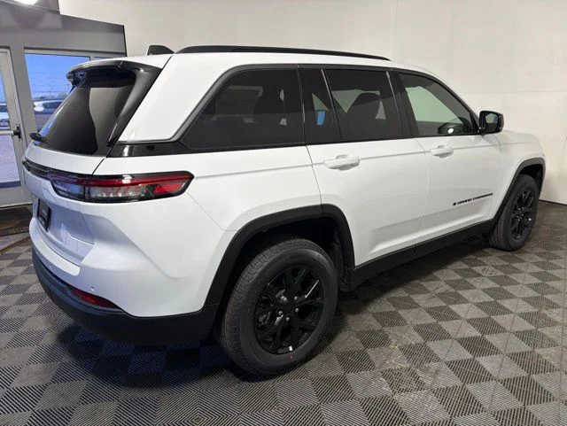 New 2026 White Jeep Altitude image 7