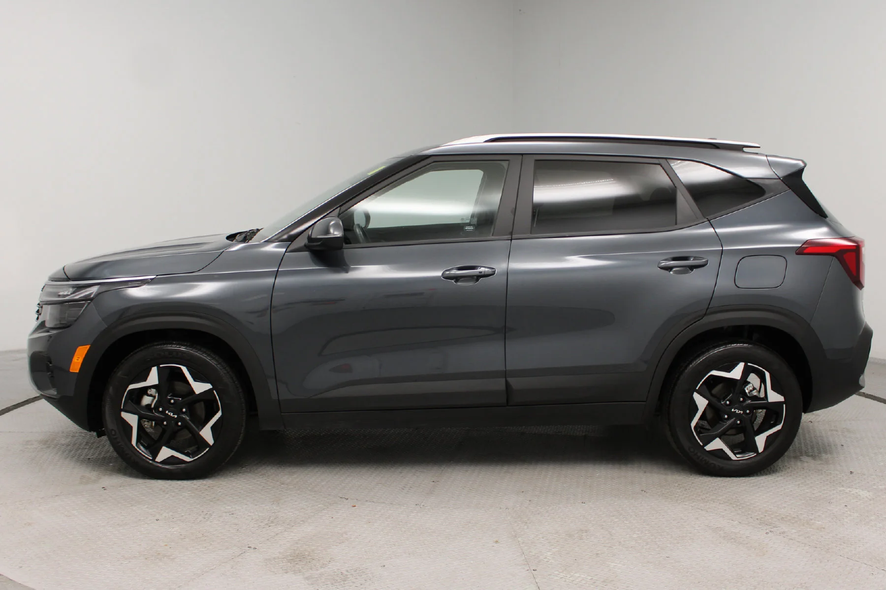 Used 2025 Gravity Gray Kia S IVT FWD image 33