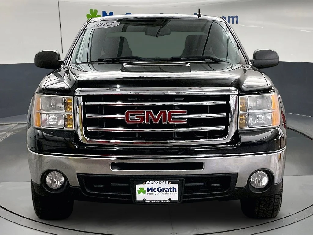 Used 2013 Black GMC SLE image 5