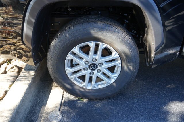 2025 Toyota Tundra SR5 - Photo 23