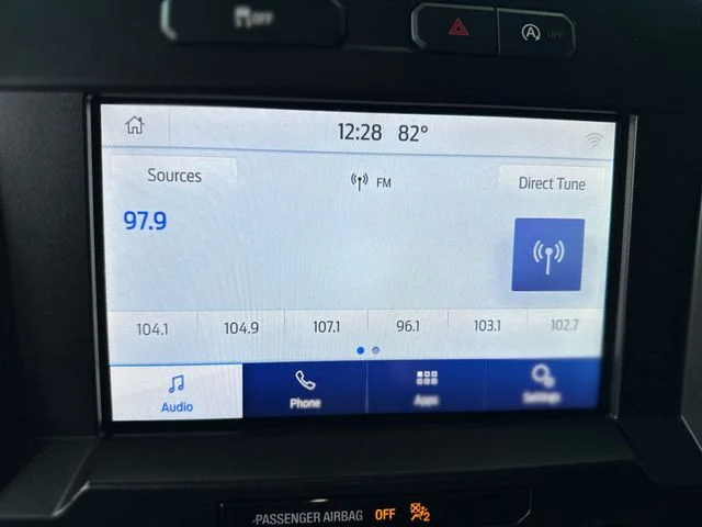 Used 2019 Blue Ford XL image 17